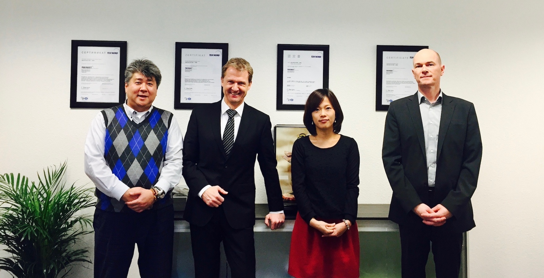 Paninkret Japan with international business partners